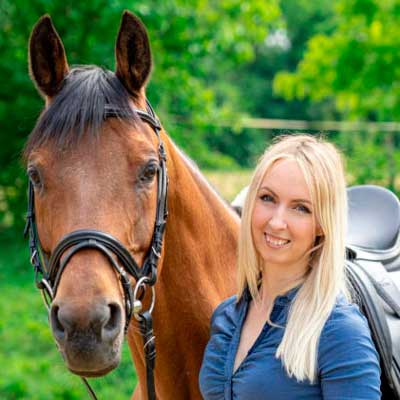 Tóth Dorottya irodavezető